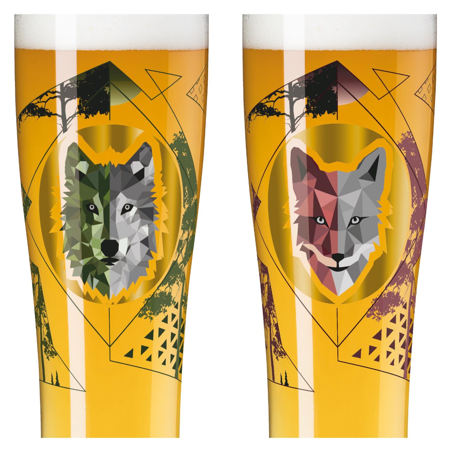 Zwei Gläser mit hellem Bier, jeweils mit einem stilisierten Wolfsgesicht in verschiedenen Farben auf dem Glas.