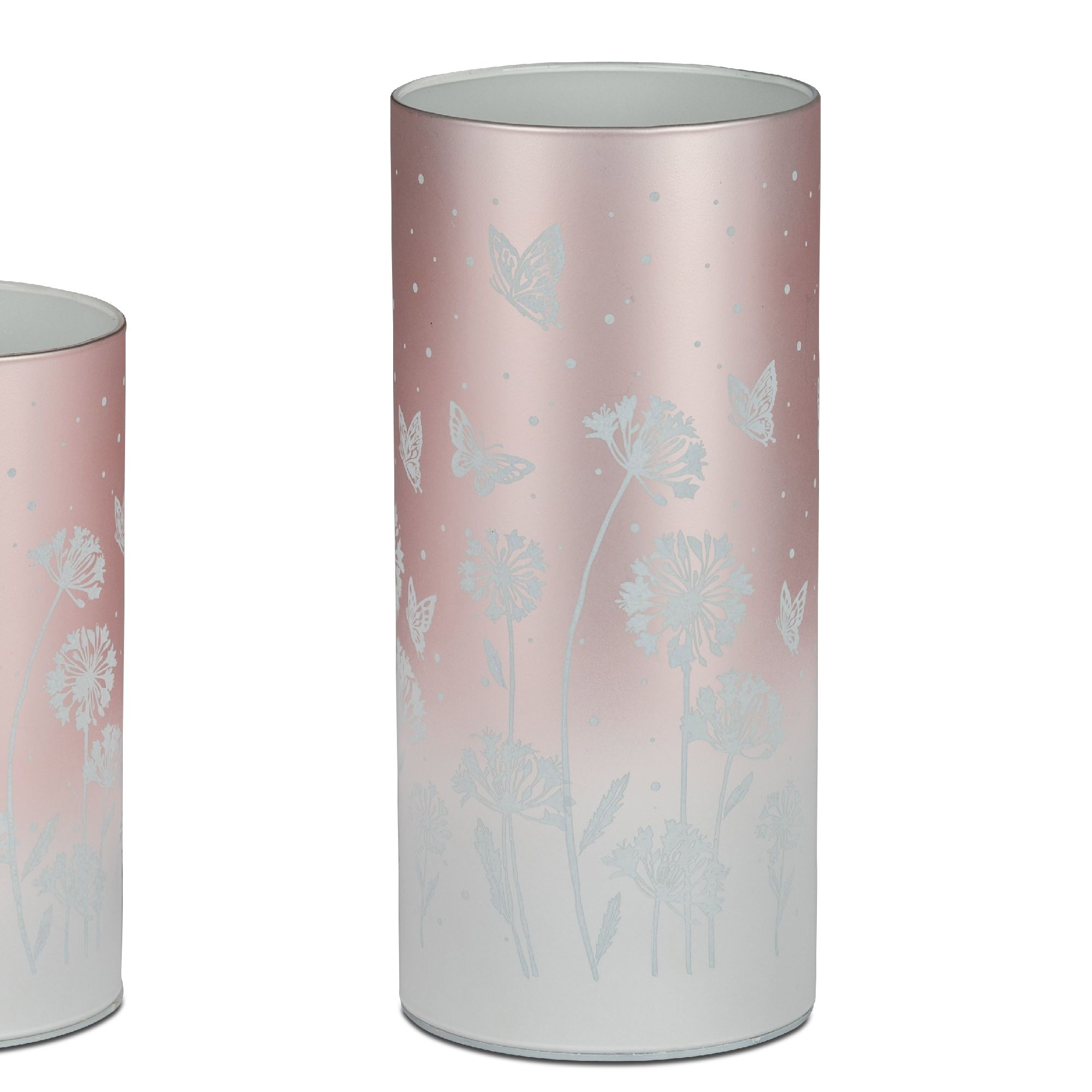 Zwei zylindrische Vasen in sanften Rosa- und Weißtönen mit floralem und schmetterlingsartigem Muster.