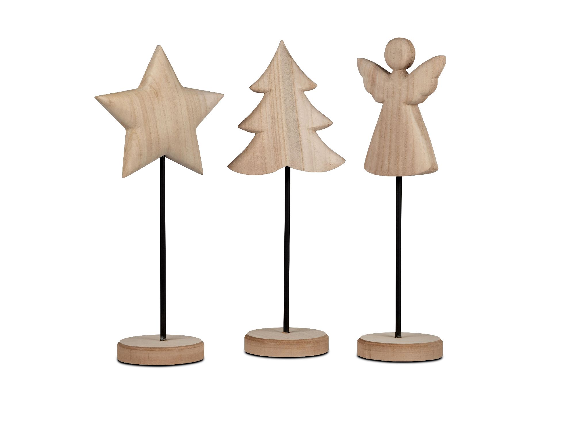 Drei Holzfiguren auf Ständern: ein Stern, ein Weihnachtsbaum und ein Engel, alle in neutralen Farben