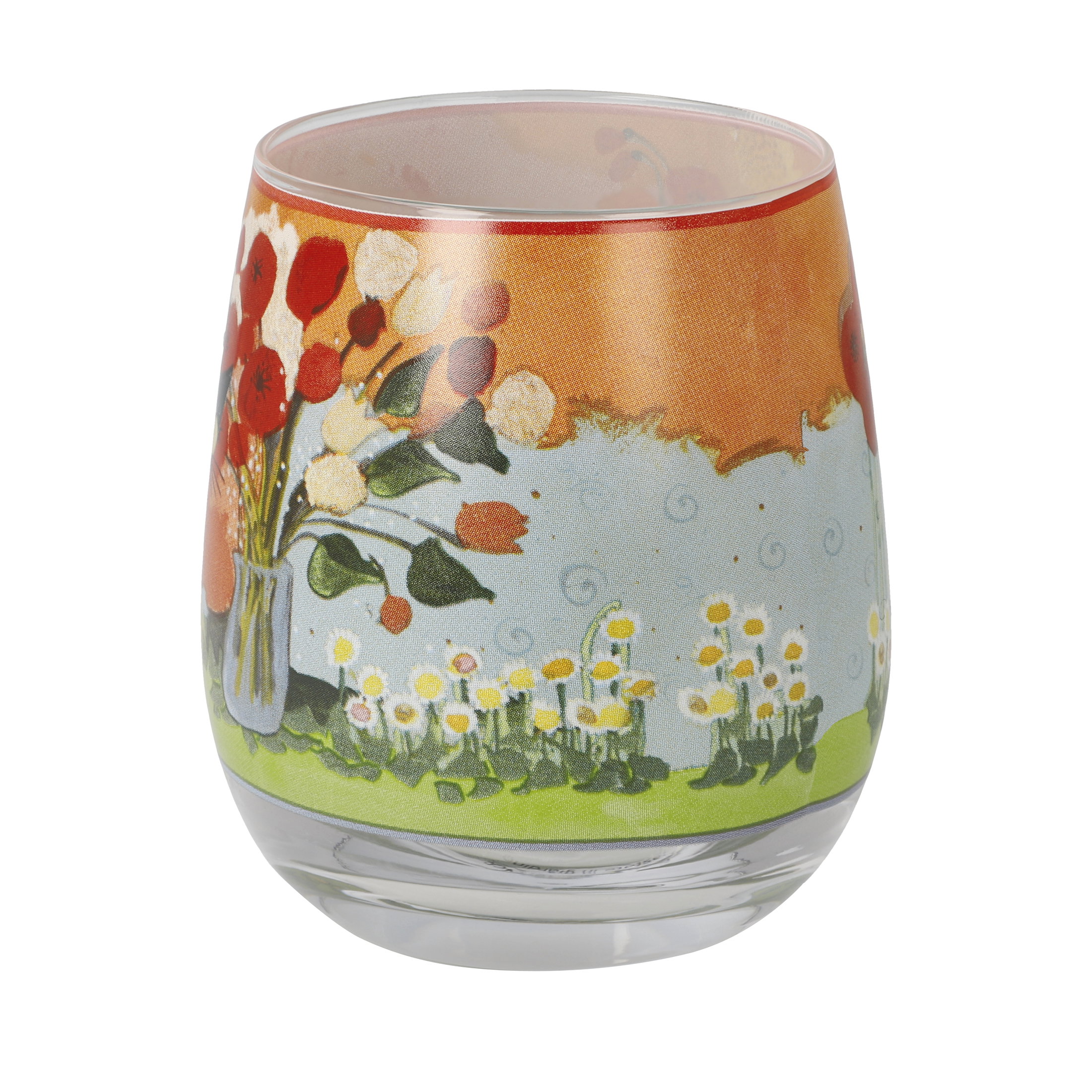 Buntes Glas mit floralem Muster, das Blumen und eine grüne Wiese zeigt. Der Hintergrund ist orange und blau.