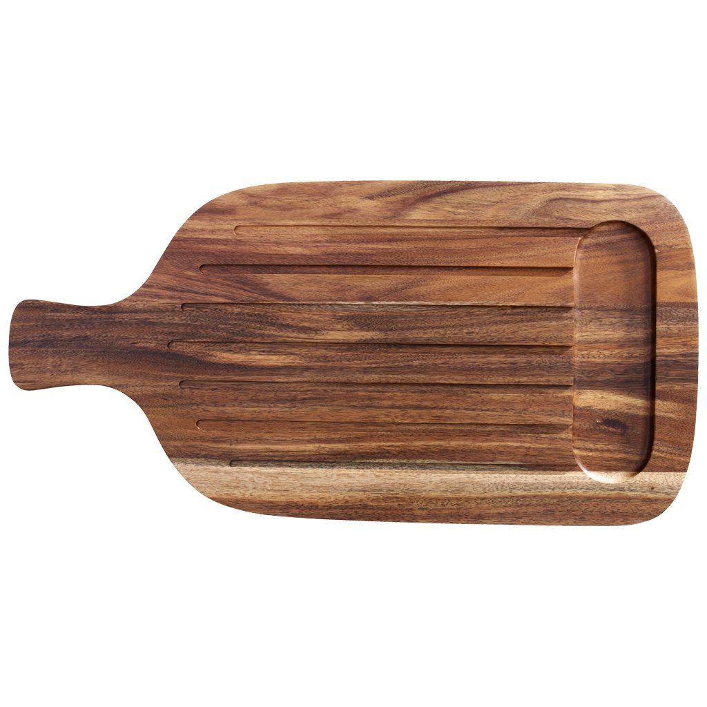 Holzbrett in Form eines Paddels mit Griff, rechteckig und mit Rillen für die Lebensmittel. Oberfläche aus dunklem Holz.