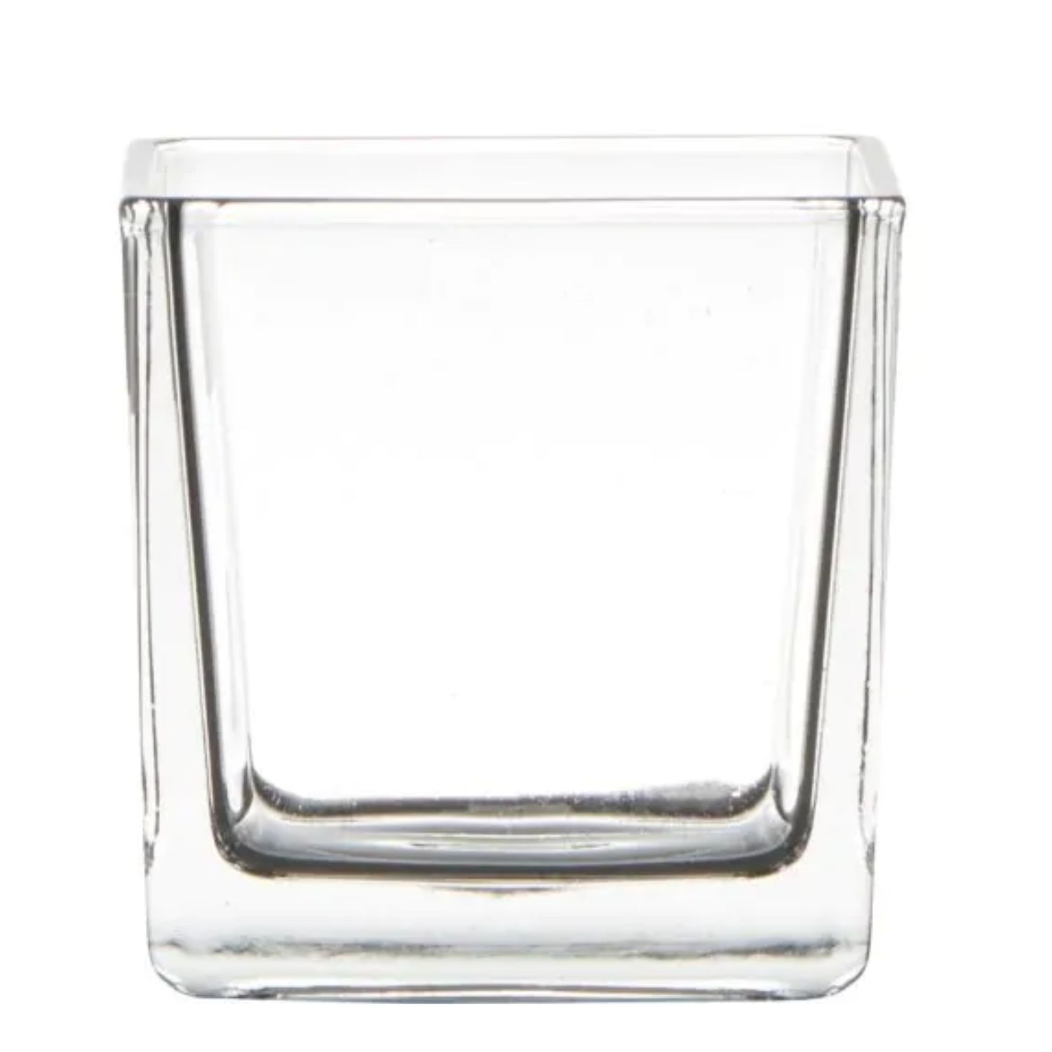 Ein transparenter, quadratischer Glasbehälter ohne Inhalt, mit klaren Kanten und einem stabilen Boden.