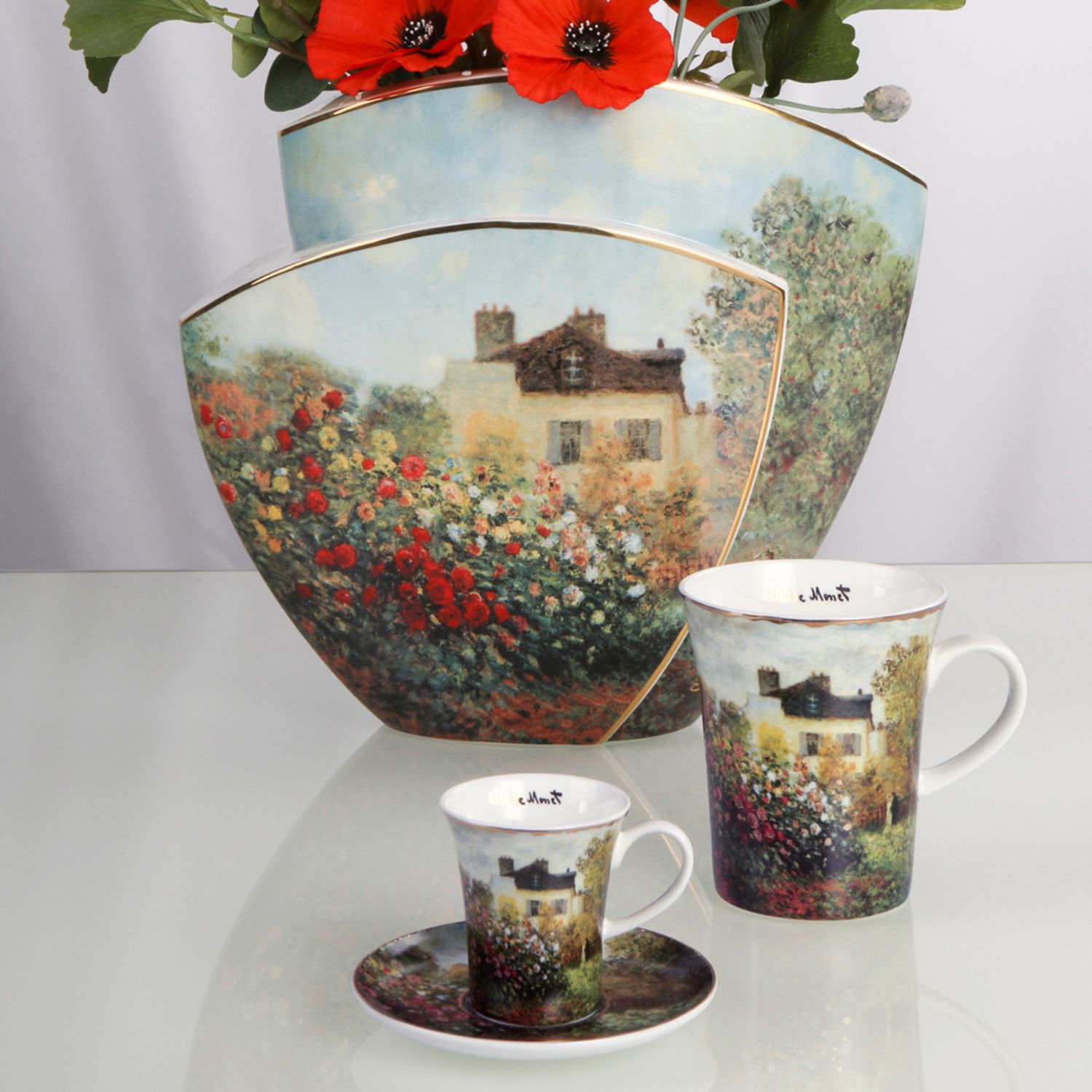 Vasen und Tassen mit dem Motiv das Künstlerhaus von Claude Monet