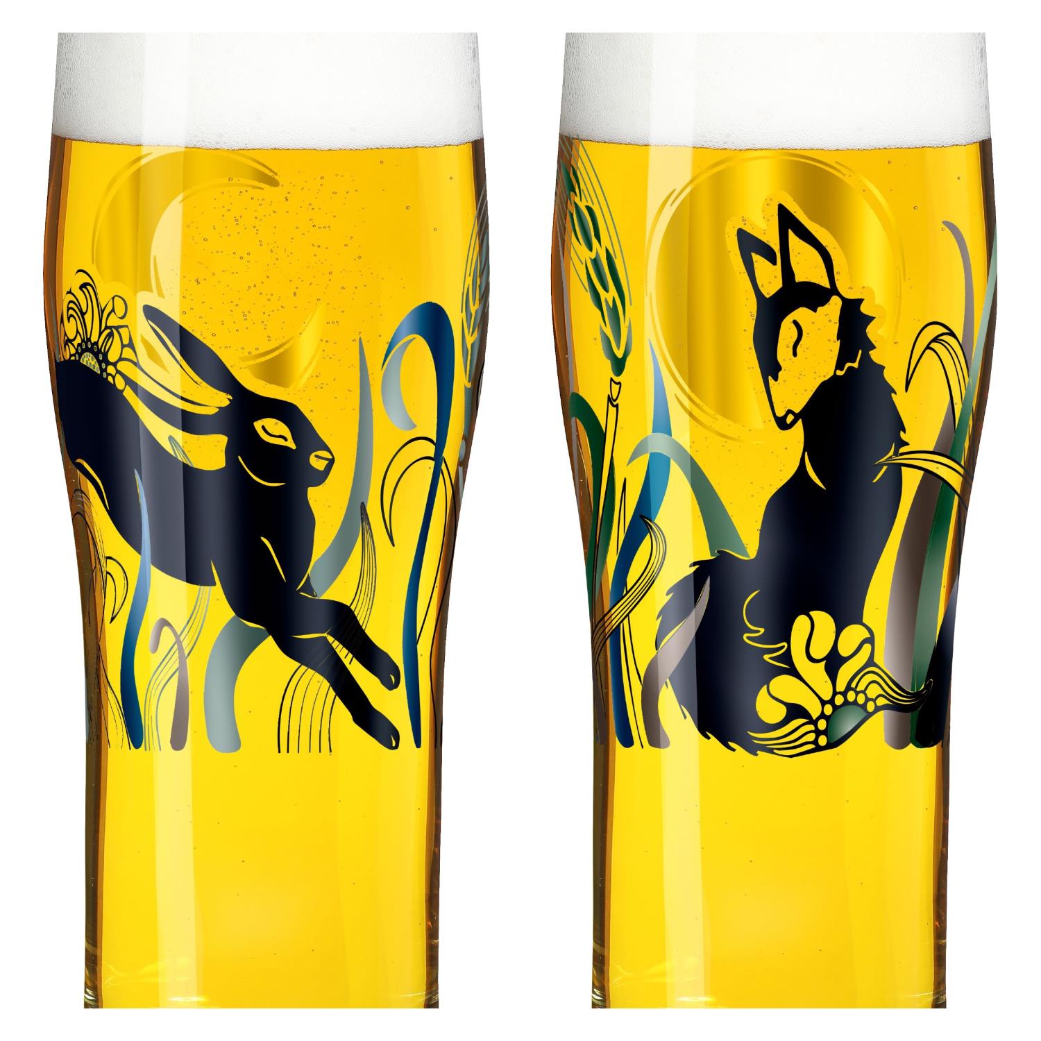 Zwei Gläser mit hellem Bier, verziert mit schwarzen Silhouetten eines springenden Hasen und eines sitzenden Fuchses.