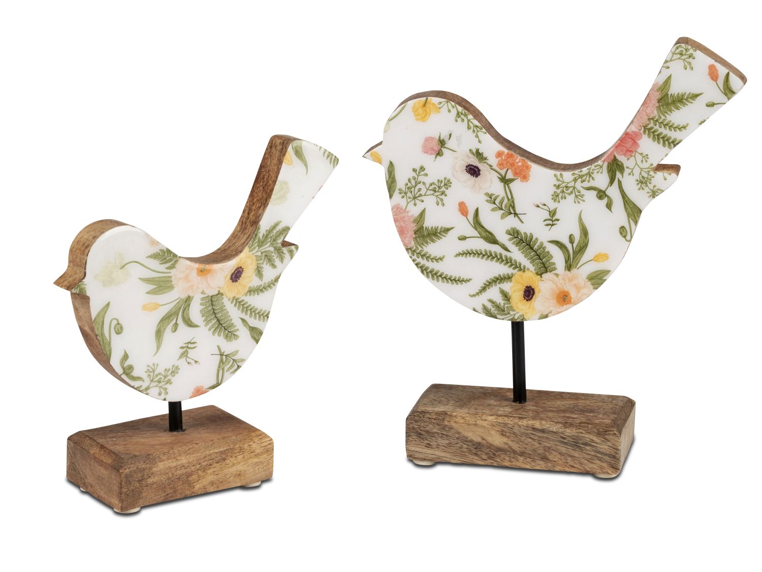 Zwei vogelähnliche Holzfiguren mit floralen Mustern auf Holzbasis vor weißem Hintergrund