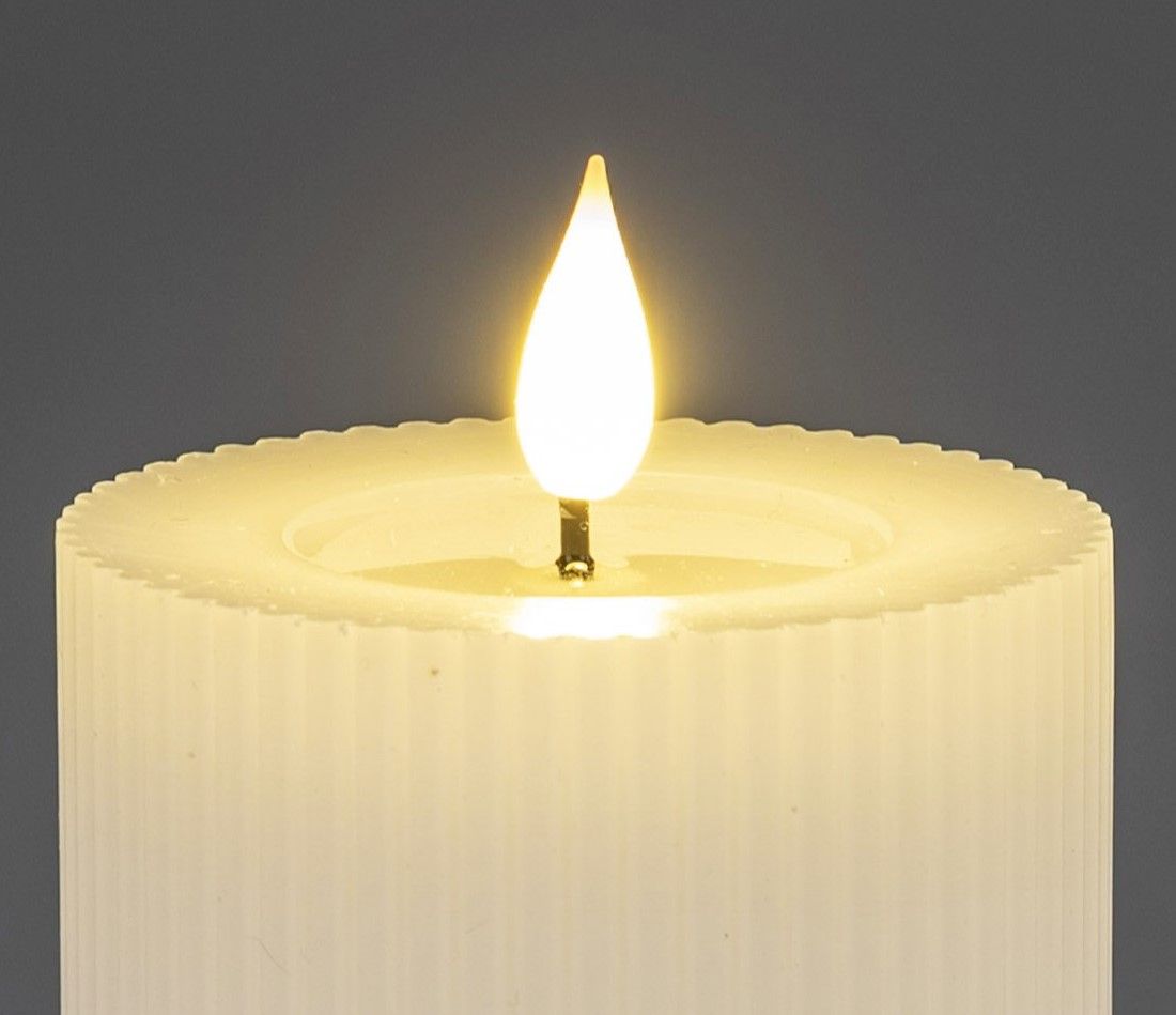 LED Kerze STREIFEN Höhe 12.5cm,Durchmesser 7.5cm weiß mit Timer von FORMANO