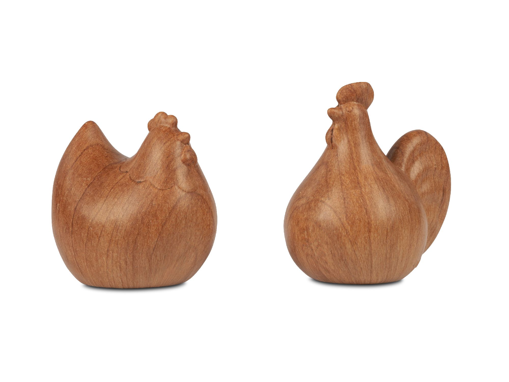 Zwei hölzerne Hühnerfiguren in brauner Farbe, eine von der Seite und eine frontal sichtbar.