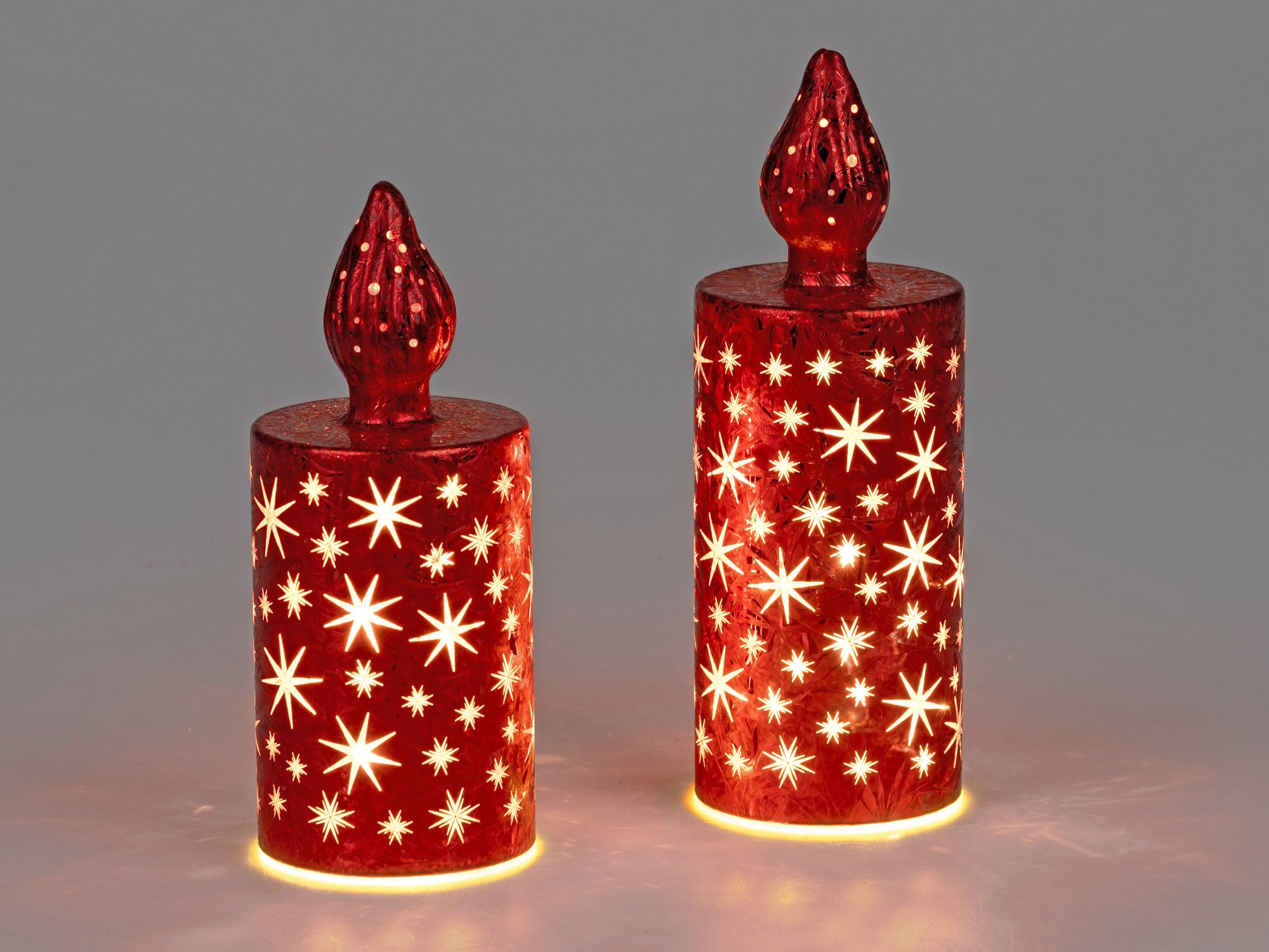 zwei LED Deko Kerzen FROSTY STARS Sterne rot in verschiedenen Größen aus Farbglas