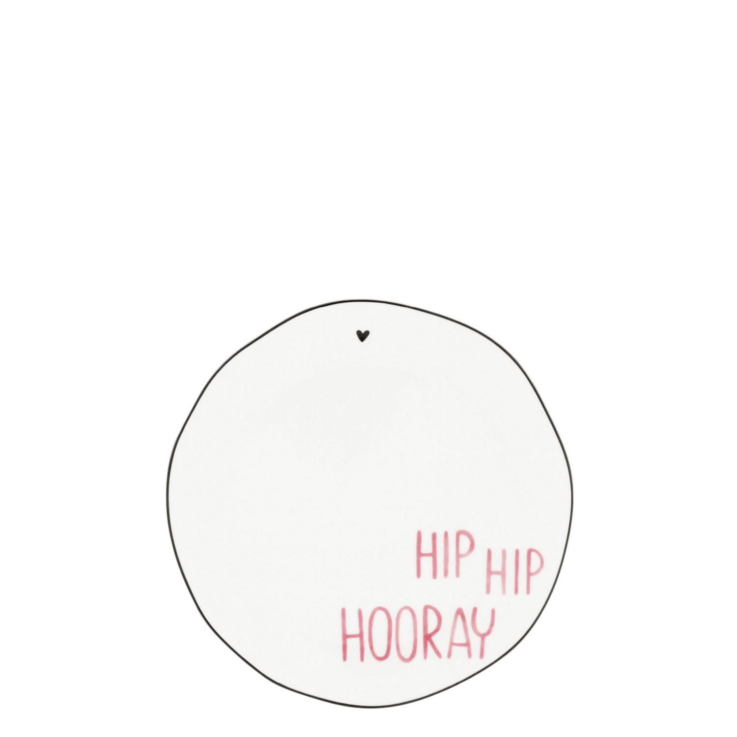 Weißer Teller mit kleinem Herz und rosa Schriftzug HIP HIP HOORAY unten rechts
