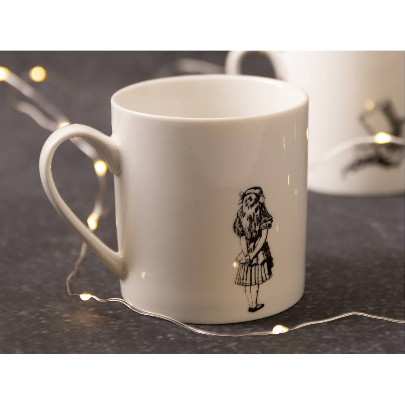 Becher, Tasse ALICE IN WONDERLAND Alice 350ml schwarz weiß von Creative Tops