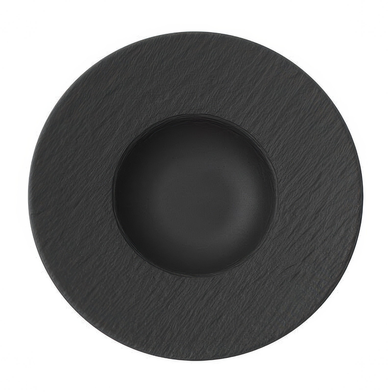 Schwarze, runde Schale mit flachem Rand und einer vertieften Mitte, auf weißem Hintergrund.