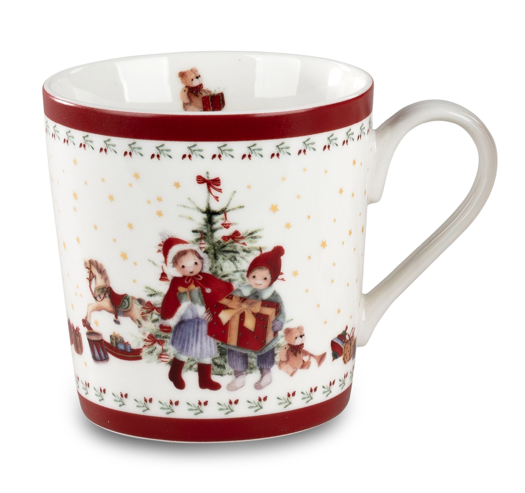 Tasse mit weihnachtlichem Motiv: Kinder mit Geschenken, einem Weihnachtsbaum und einem Spielzeugpfer