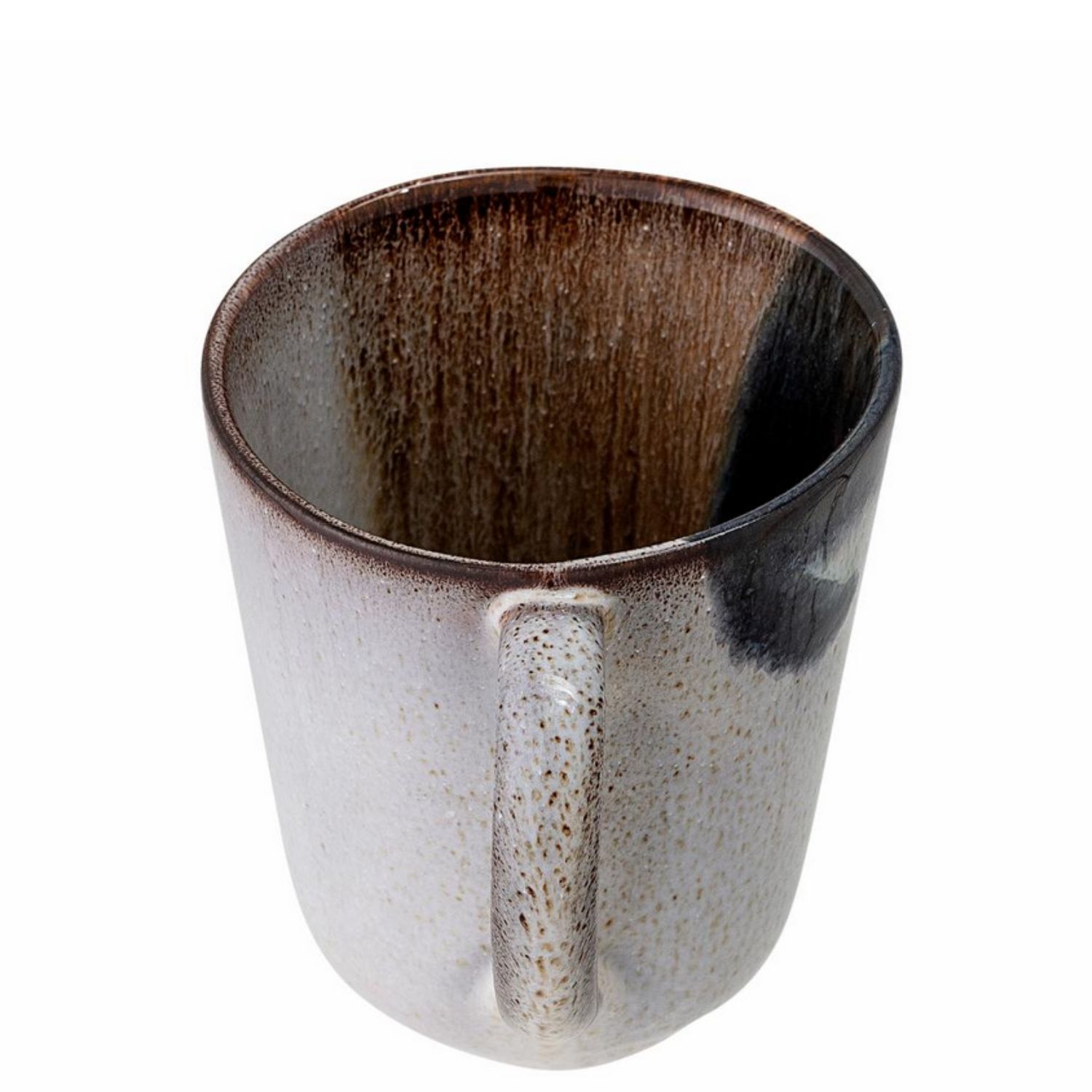 Eine keramische Tasse mit einem grauen und braunen Muster, rundem Körper und einem seitlichen Henkel.