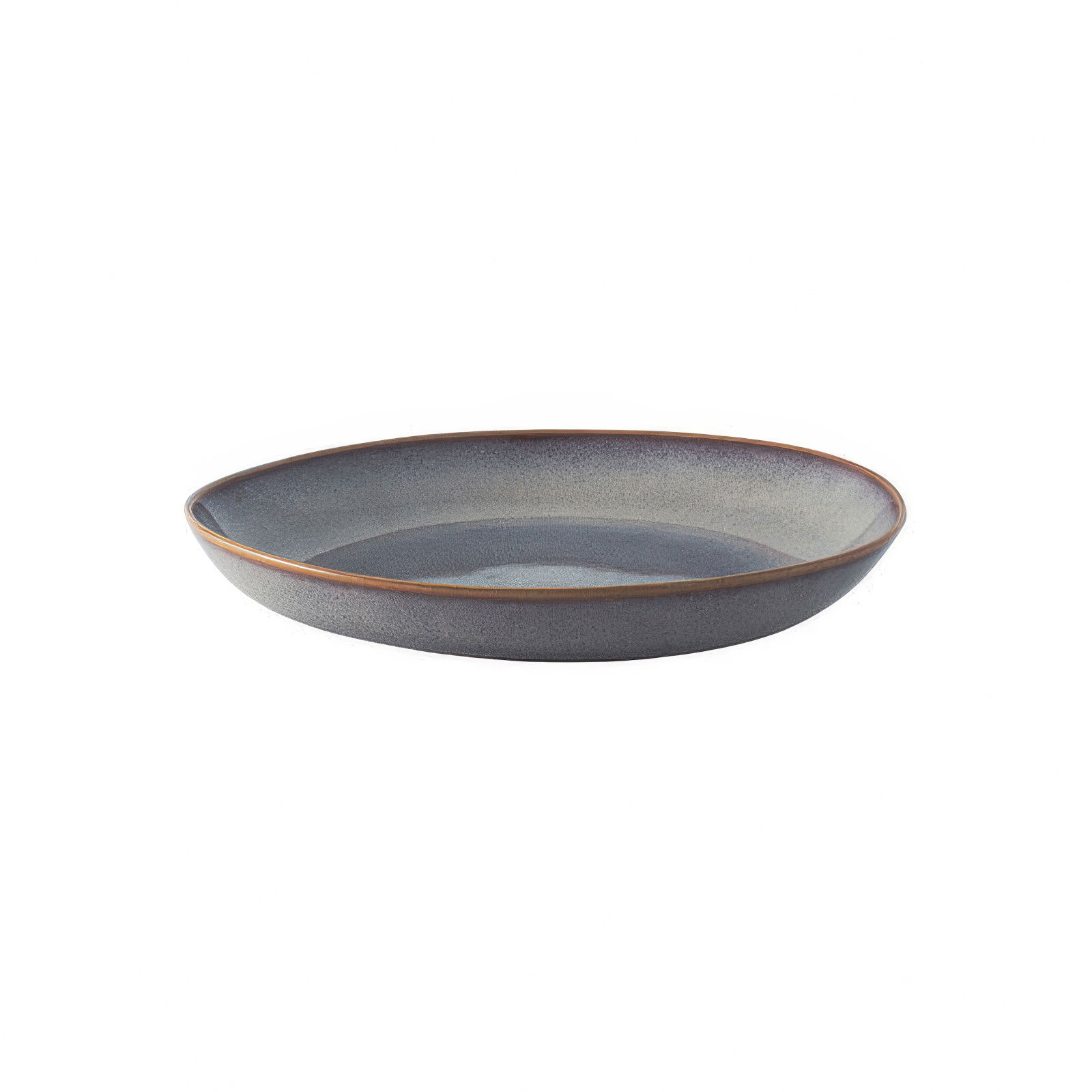 Flacher, runder Teller in Grautönen mit einem schmalen, braunen Rand. Der Teller hat eine glatte Oberfläche.