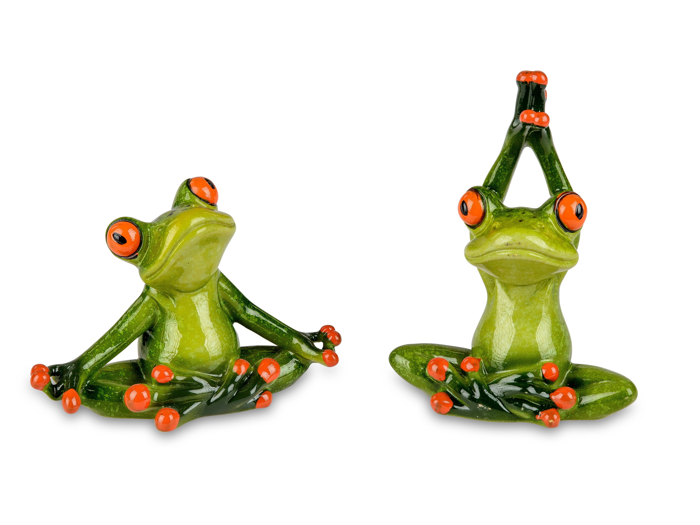 Zwei grüne Frösche mit orangefarbenen Augen sitzen in meditativen Posen auf einem weißen Hintergrund.