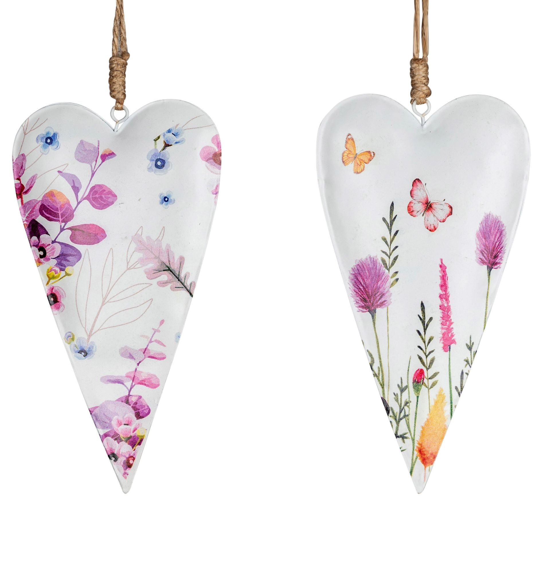 Zwei hängende Herzdekorationen mit floralen Motiven in verschiedenen Farben und Schmetterlingen.