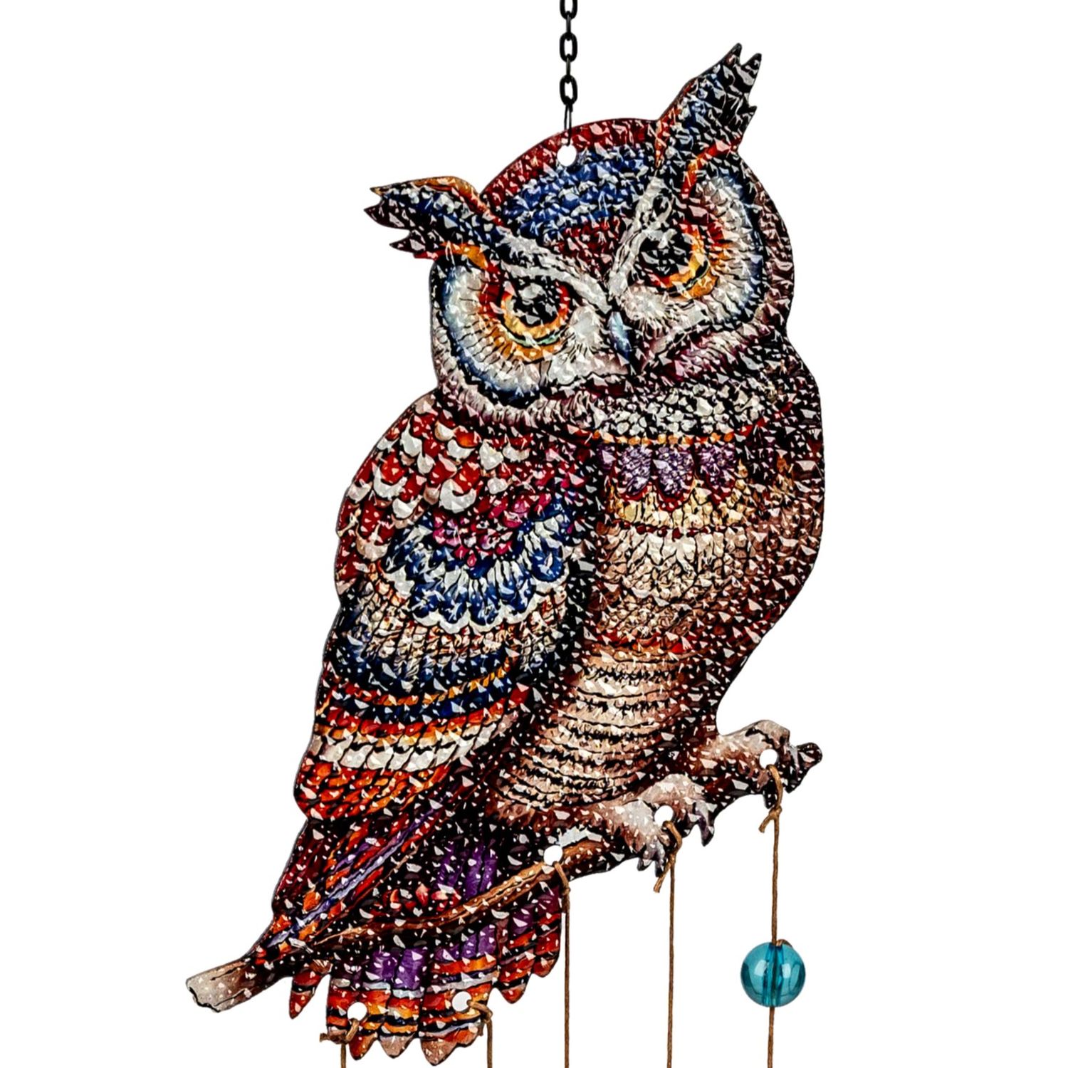 Bunte Eulen-Deko aus Mosaikglas an Kette, sitzend auf Ast mit blauem Anhänger