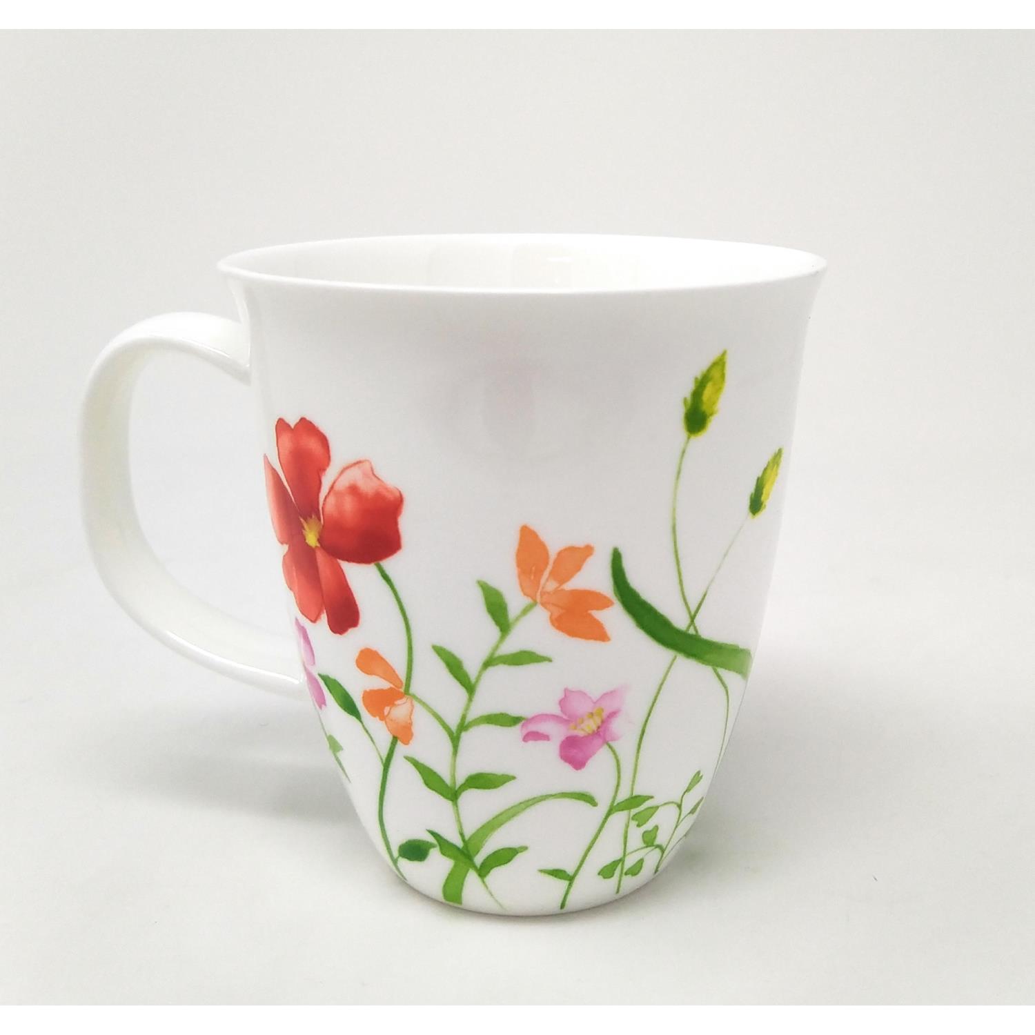 Becher, Tasse LOTTA BLUMEN für 350ml weiß bunt Bone China Porzellan von TEALOGIC