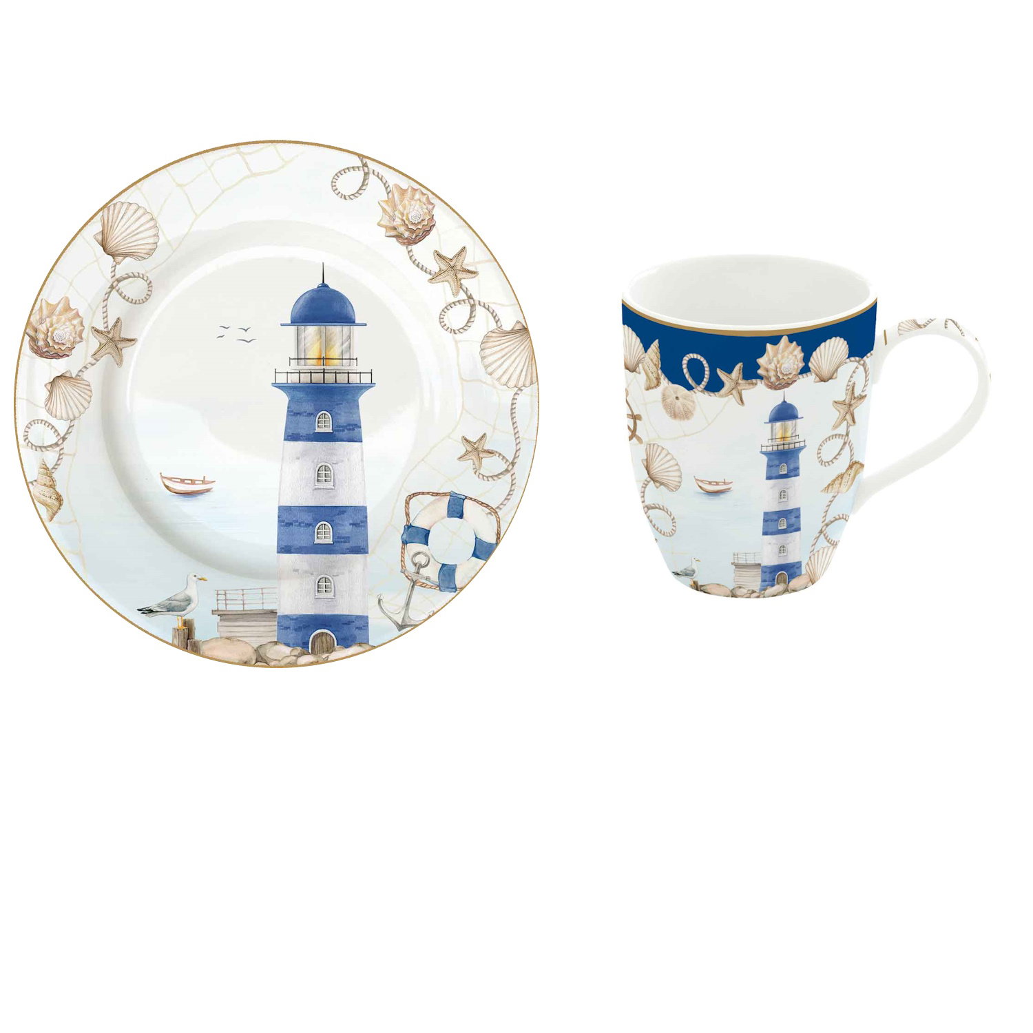Ein Teller und eine Tasse mit maritimen Motiven, darunter ein Leuchtturm, Muscheln und ein Boot. Farben: Blau, Weiß und Beige.