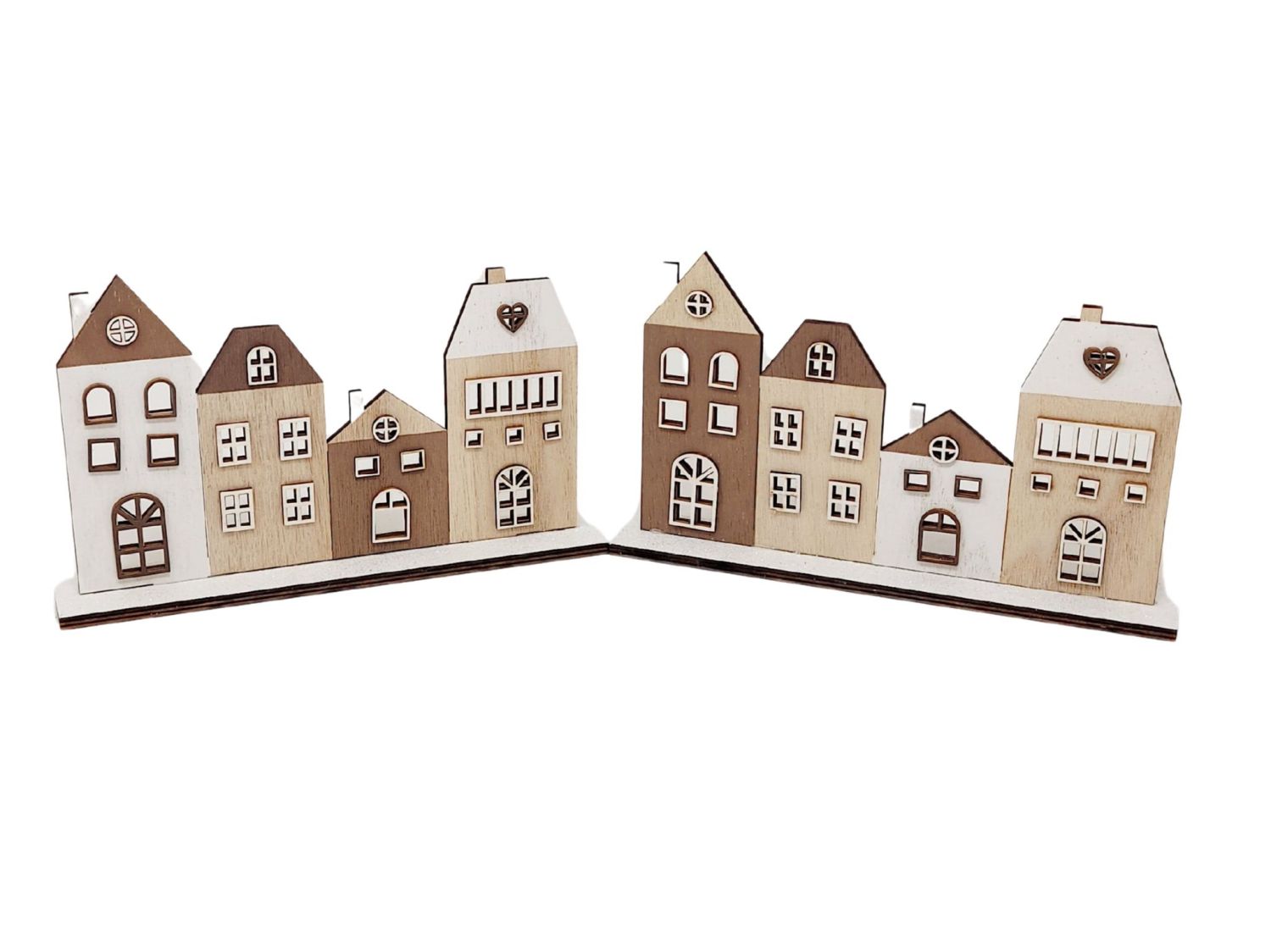 Holzfiguren von mehreren Häusern in verschiedenen Farben und Formen