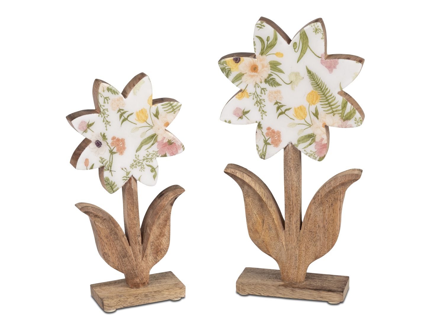 Zwei stehende Holzblumen mit weiß gemusterten Blüten und floralen Motiven auf weißem Hintergrund