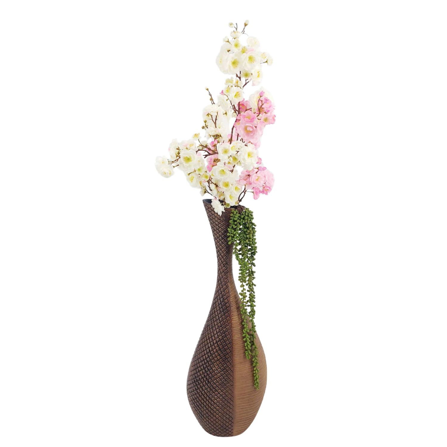 Vase mit bunten Blumen und grünen Pflanzen, auf hellem Hintergrund