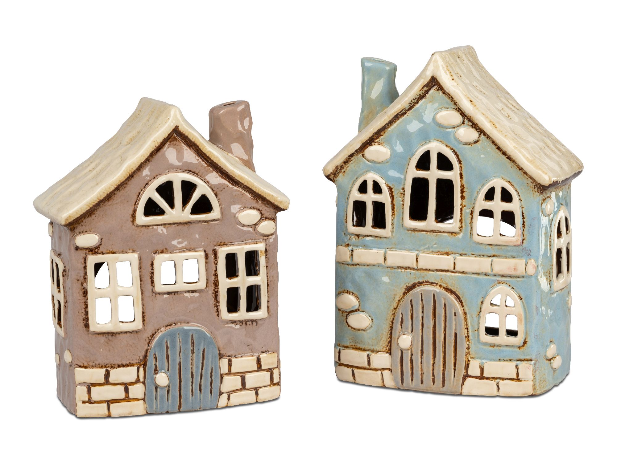 Zwei dekorative Keramikhäuser in Braun und Blau mit Fenstern und Türen, auf einem weißen Hintergrund