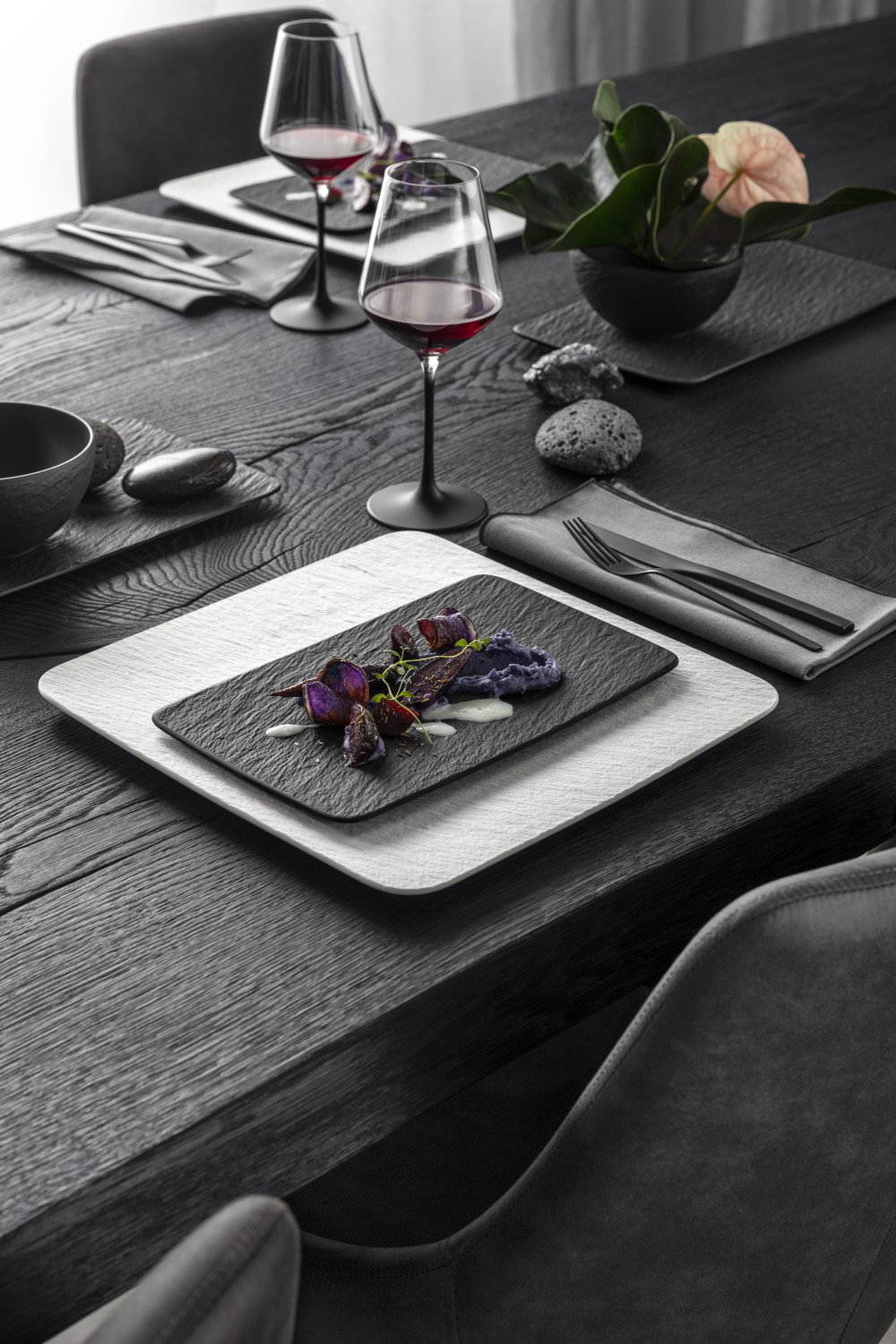 Villeroy & Boch Manufacture Rock Speiseteller 28 x 17 cm schwarz Porzellan