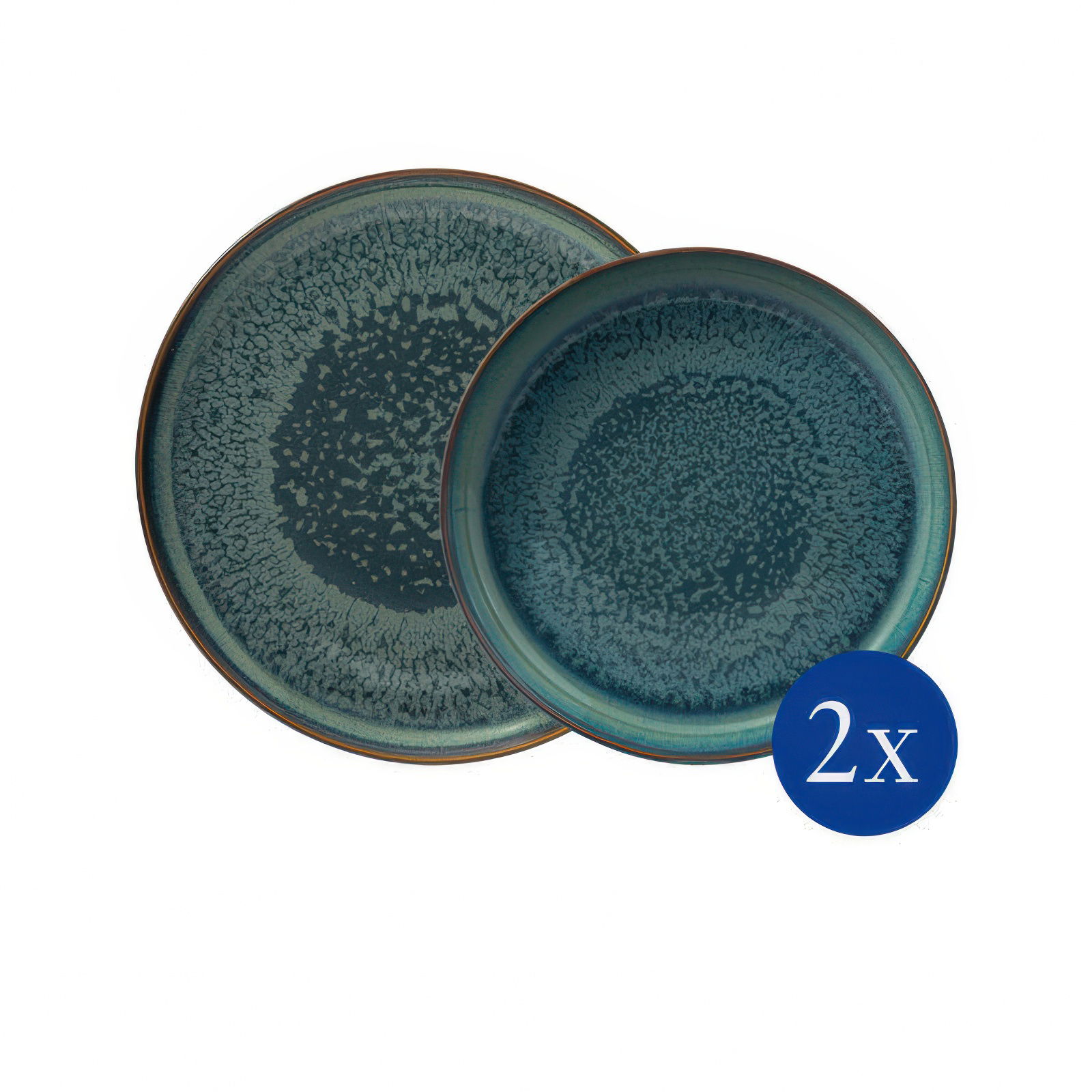 Zwei Teller in verschiedenen Größen, mit einer strukturierten, blauen Oberfläche und einem schmalen Rand.