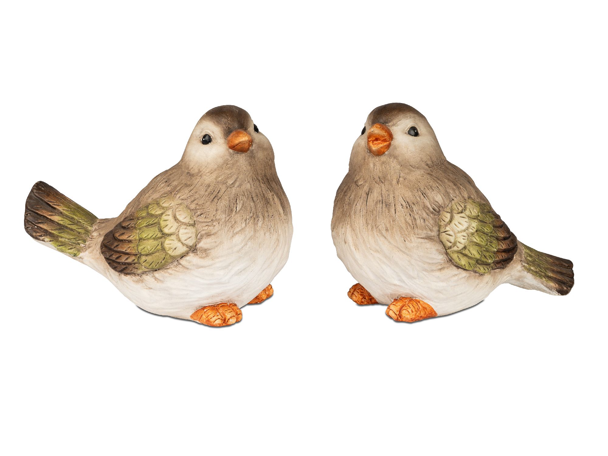 Zwei dekorative Vögel aus Keramik, mit braunem Gefieder und grünen Flügeln, stehen nebeneinander auf einem weißen Hintergrund.