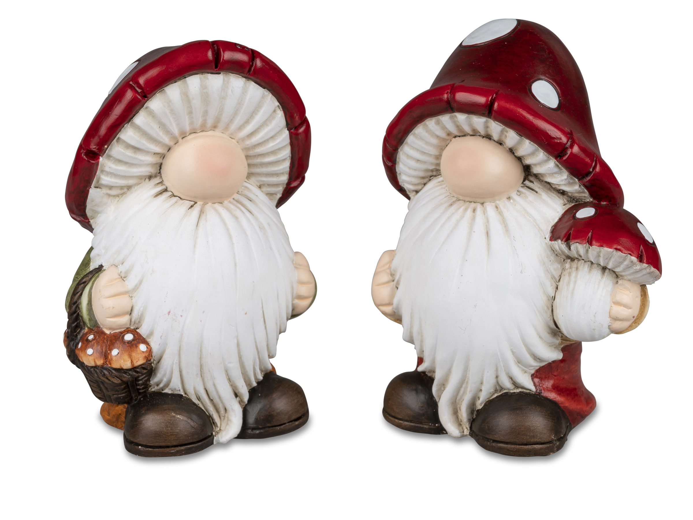 Zwei kleine Gartenzwerge mit roten Hüten und weißen Bärten, einer hält einen Korb mit Pilzen, der andere trägt einen Pilz.