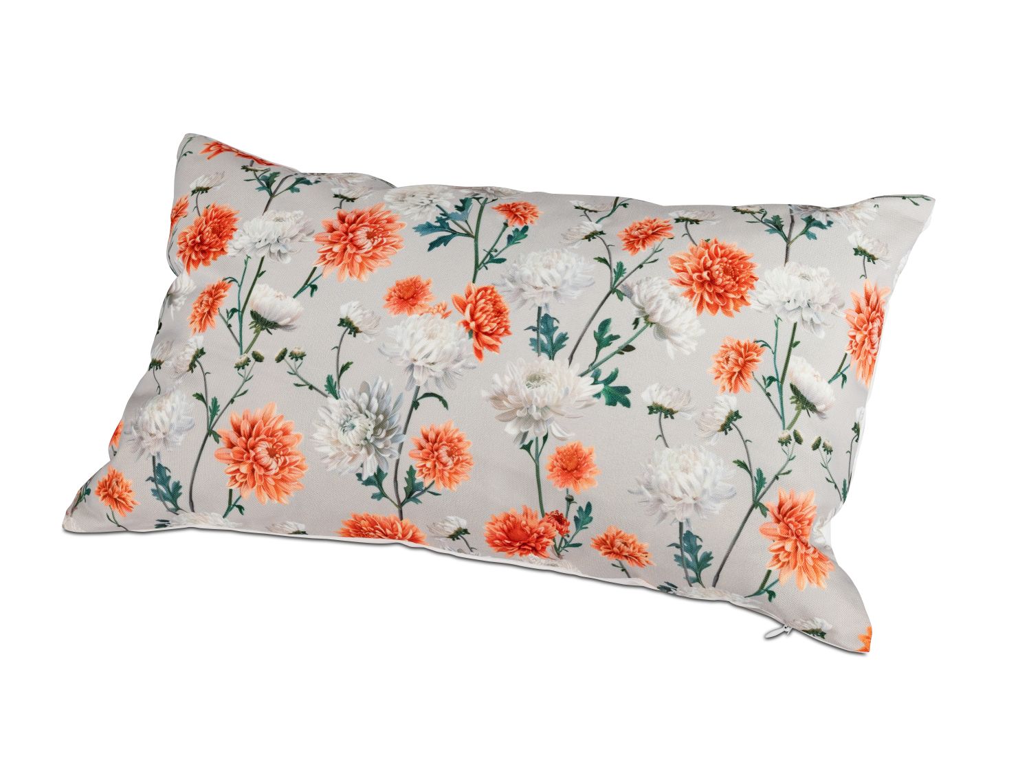Kissen mit floralen Mustern in Orange und Weiß auf hellem Hintergrund