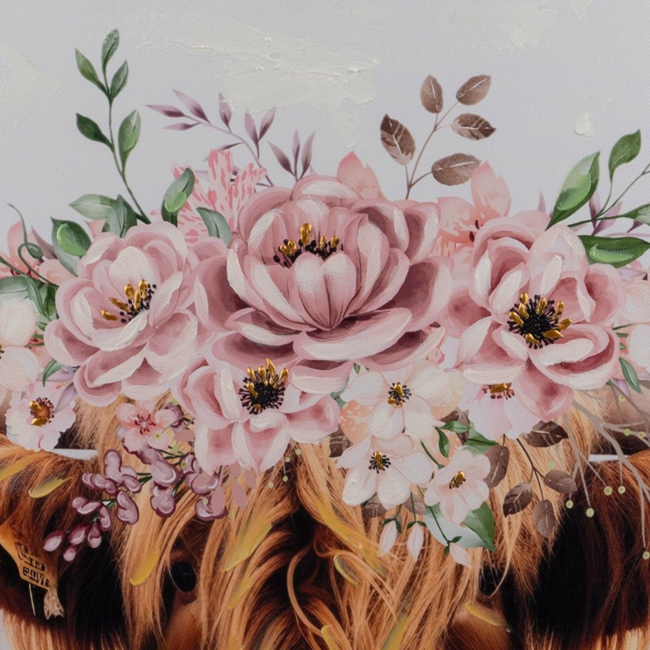 Bunte Blumen in verschiedenen Rosa- und Weißtönen, umgeben von grünen Blättern, auf einem hellen Hintergrund.