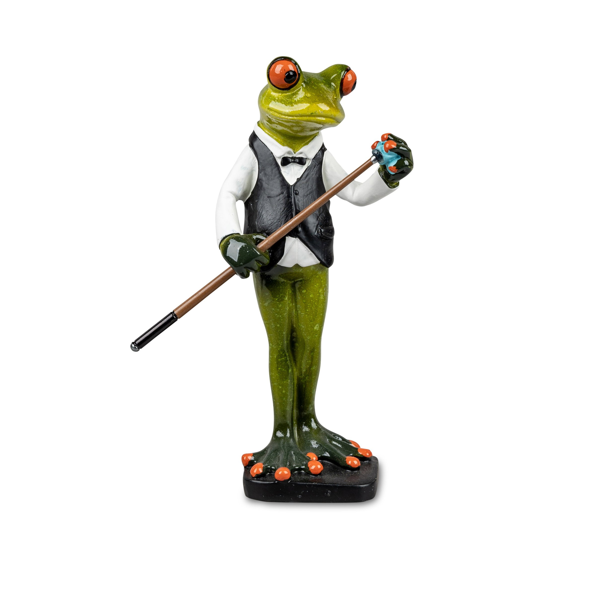 Eine grüne Froschfigur in Smoking mit roter Fliege hält einen Stock in der Hand. Sie steht auf einer schwarzen Basis.